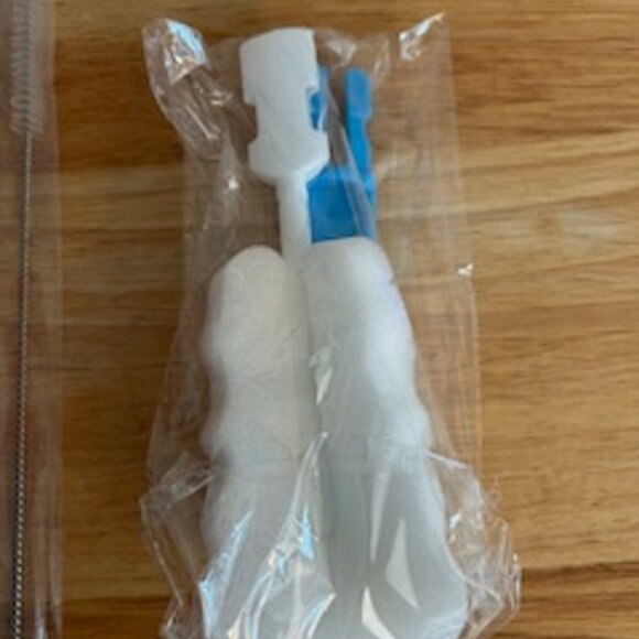 Water Bottle Motivational with Cleaning Utensils New (Has Strap) 32 oz. Plastic - Picture 4 of 5